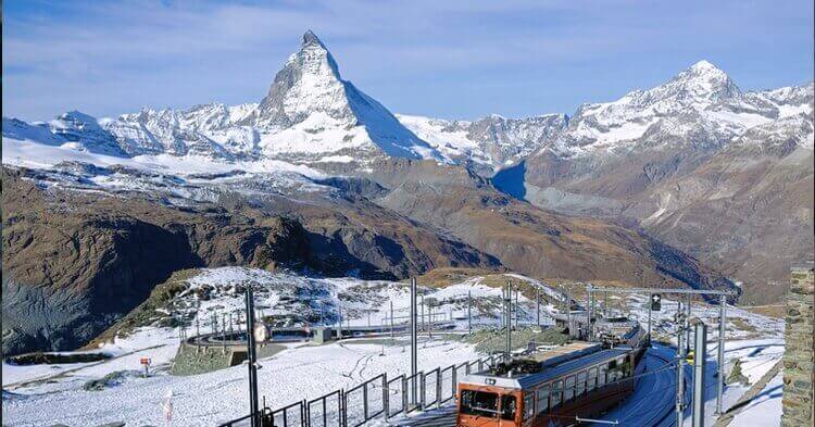 Montagne et train en suisse
